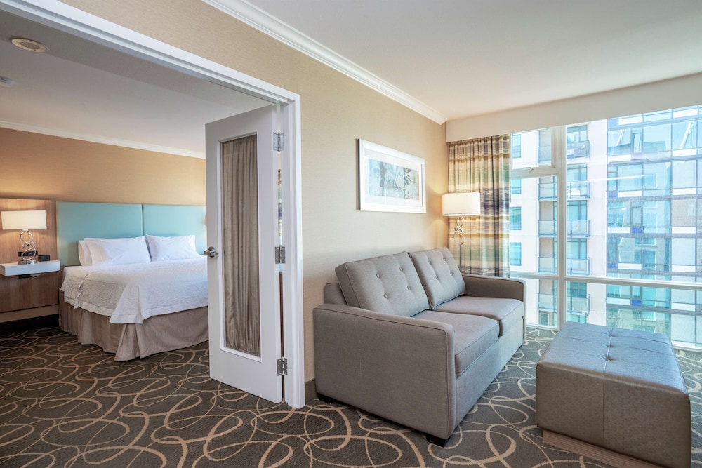 Hampton Inn & Suites by Hilton Vancouver-Downtown 45/60