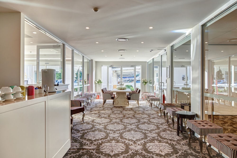 International Hotel Wagga Wagga 52/66