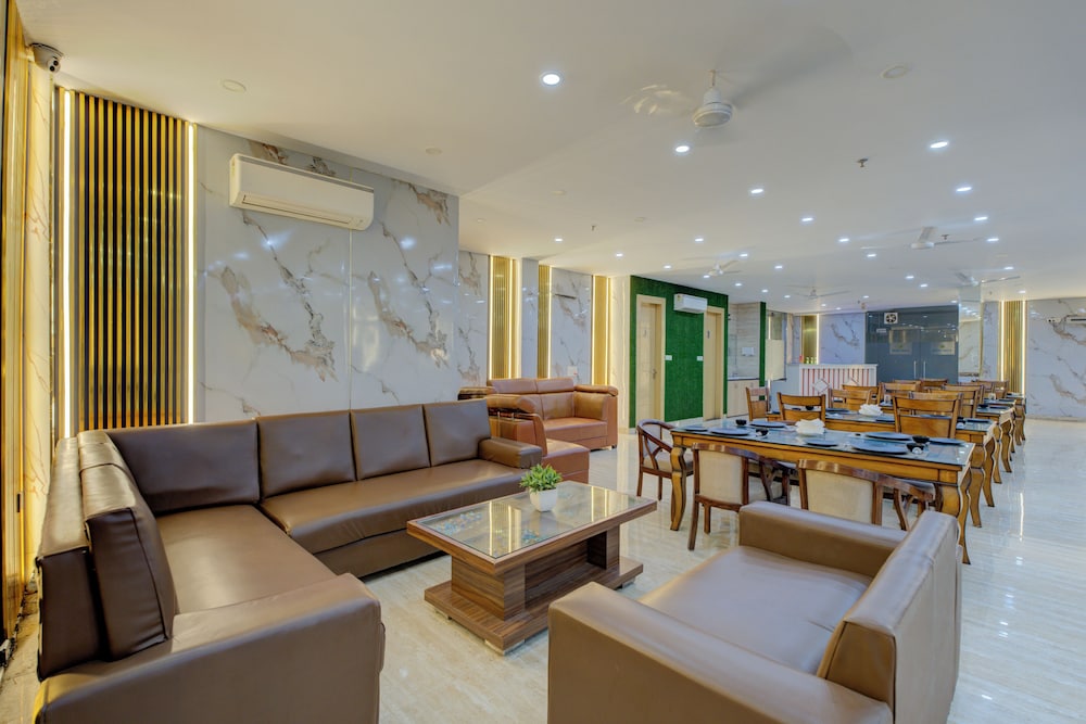 BlueNeck Sec 47 Near Medanta - The Medicity Gurugram 30/43