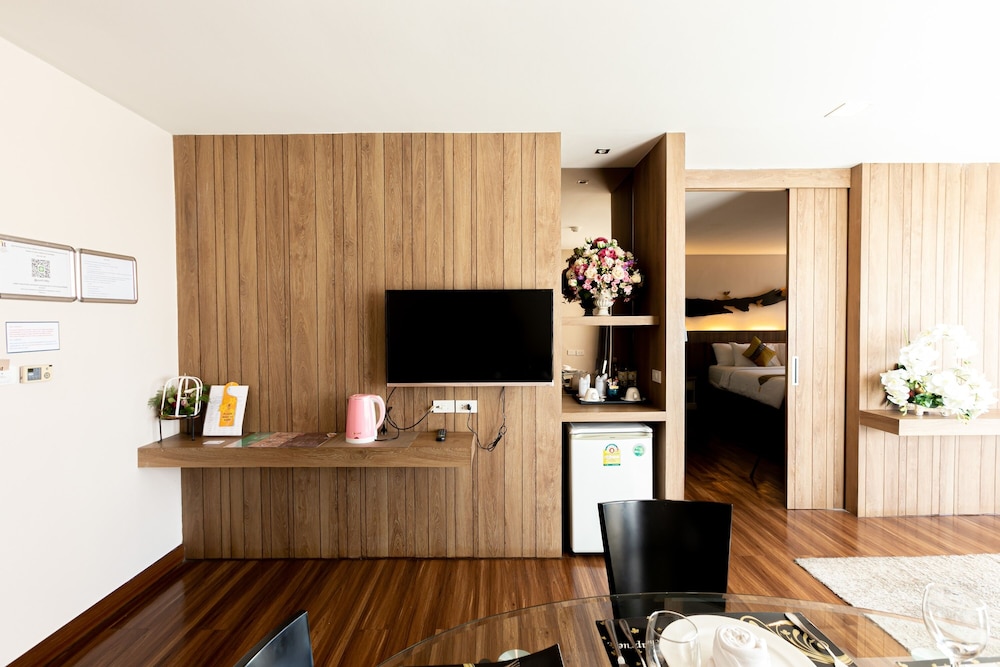 Grand Ratchapruek Hotel 57/70