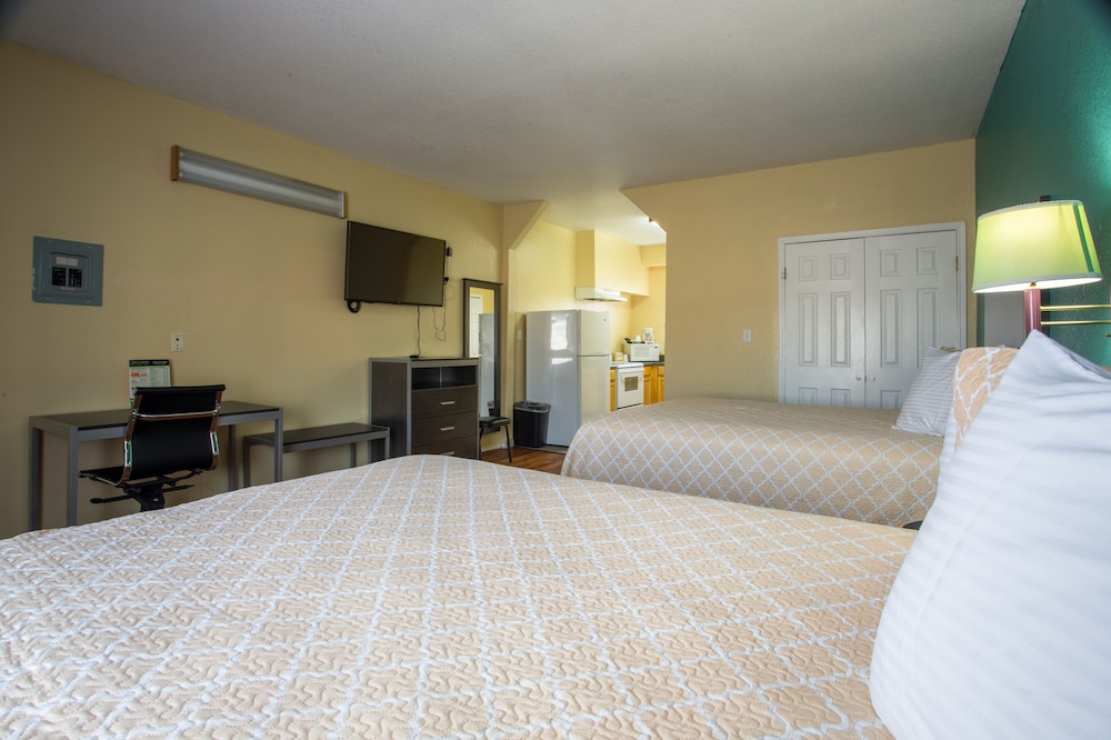 Pinn Road Inn and Suites 22/37