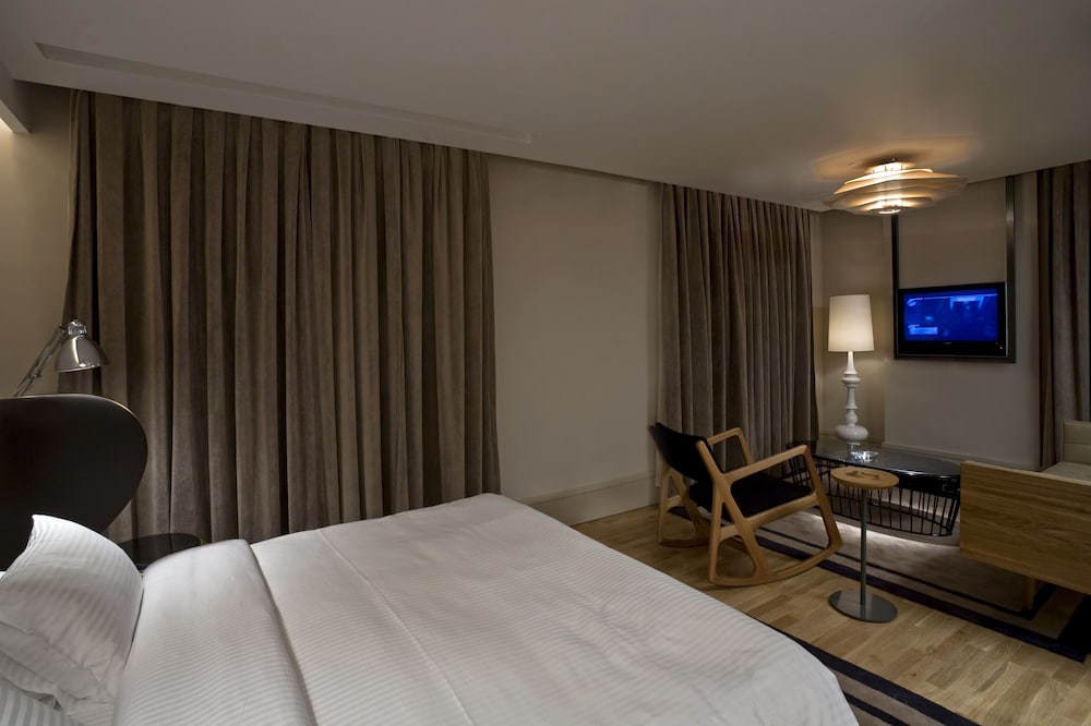 Witt Hotel 17/56