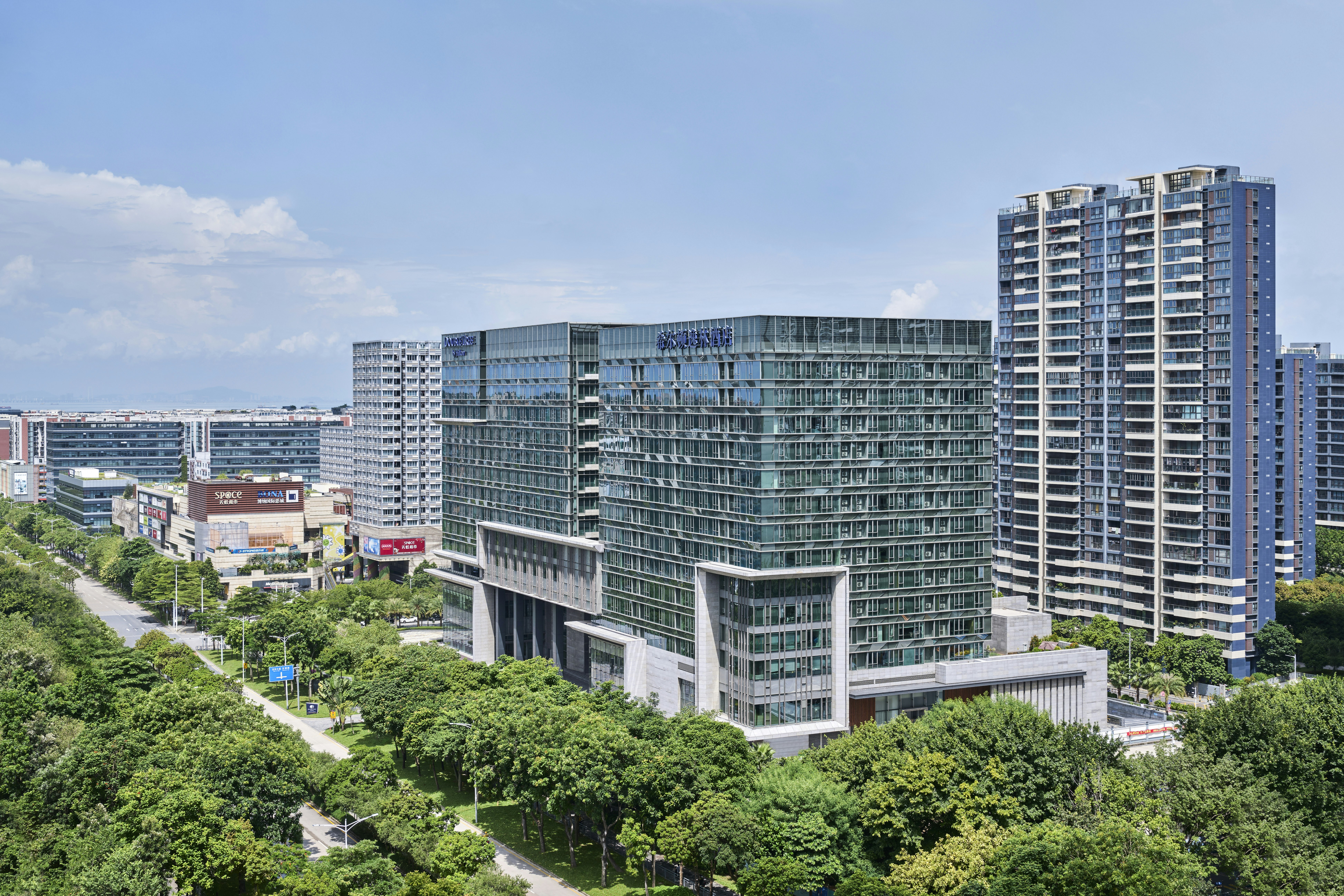 DoubleTree by Hilton Shenzhen Airport Residences 3/7