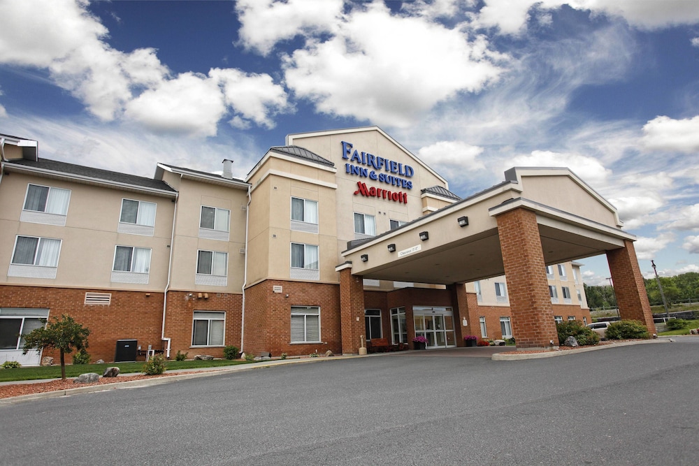 Fairfield Inn And Suites Sudbury 1/36