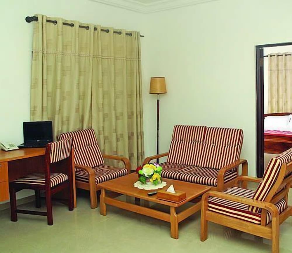His Majestys Hotel 23/37