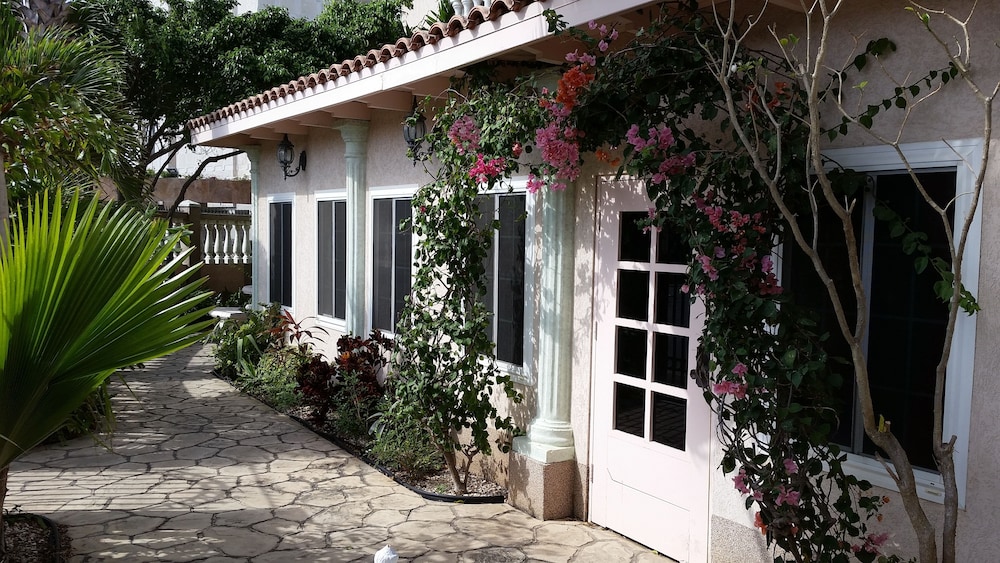 Le Chateau Ocean Villas 3/48