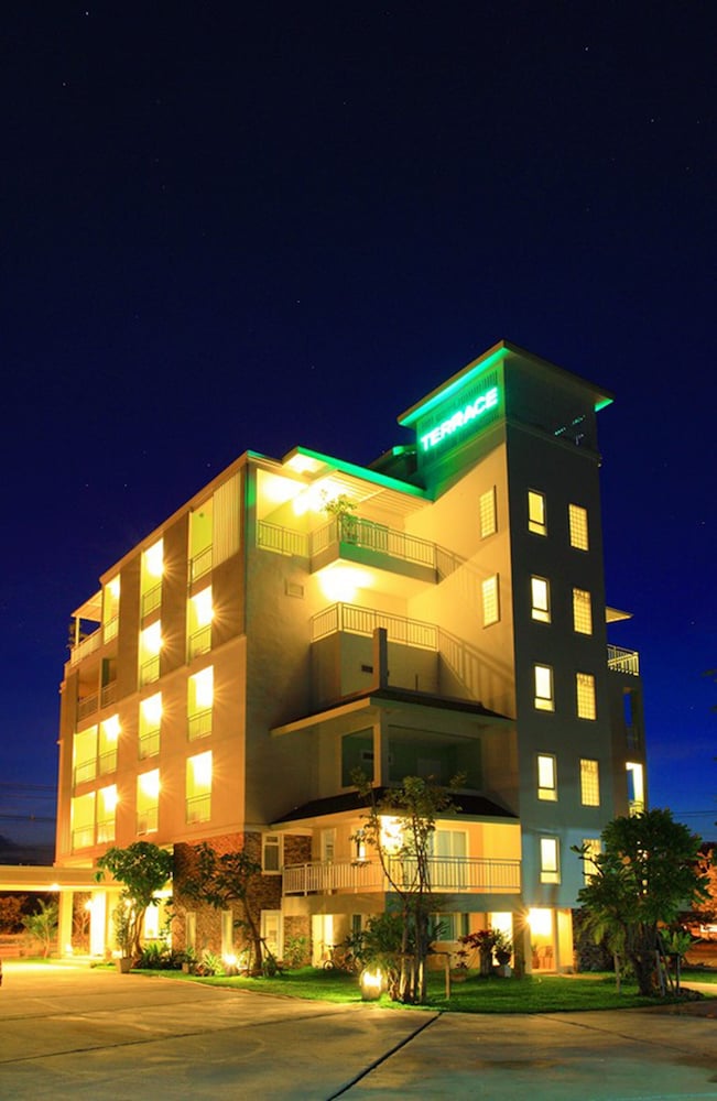 THE TERRACE HOTEL 6/47