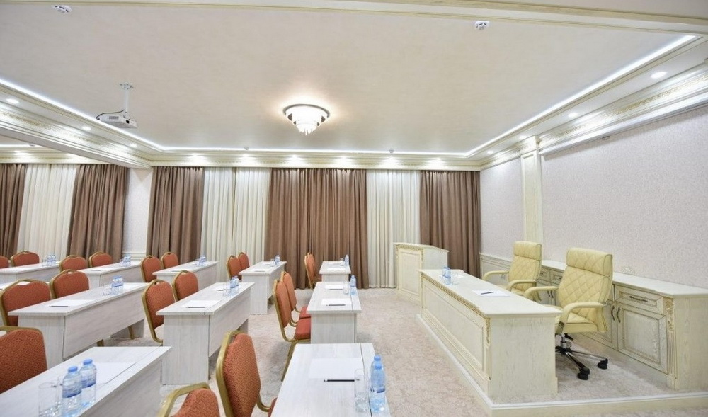 Qushbegi Plaza Hotel 36/40