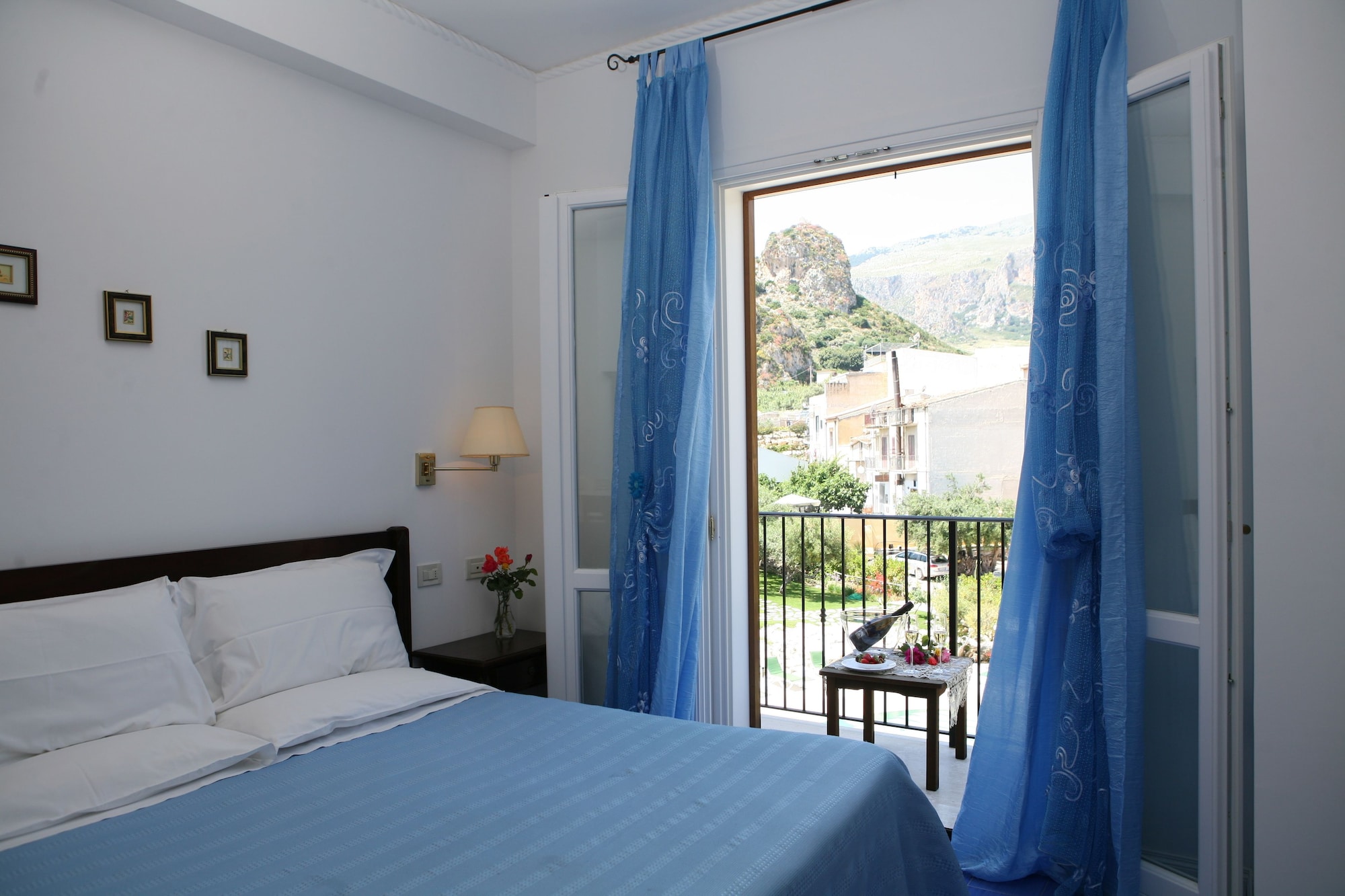 ROOM, DOUBLE BED, MOUNTAIN VIEW, BALCONY