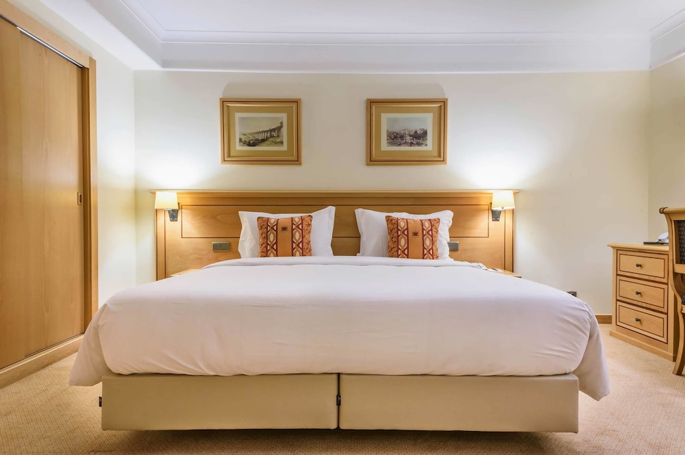 Hotel Real Palacio 15/76