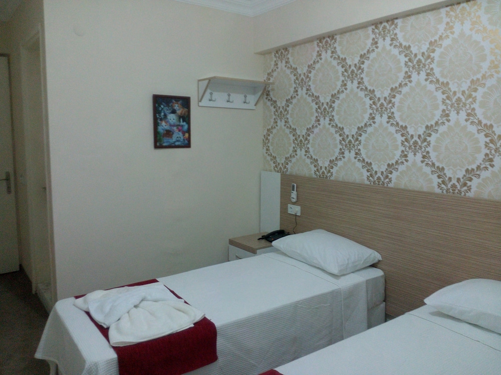 Nicea Hotel 12/60