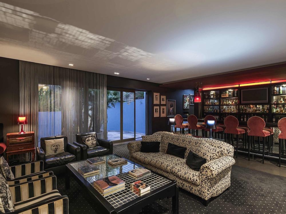 No. 5 Boutique Art Hotel 30/48