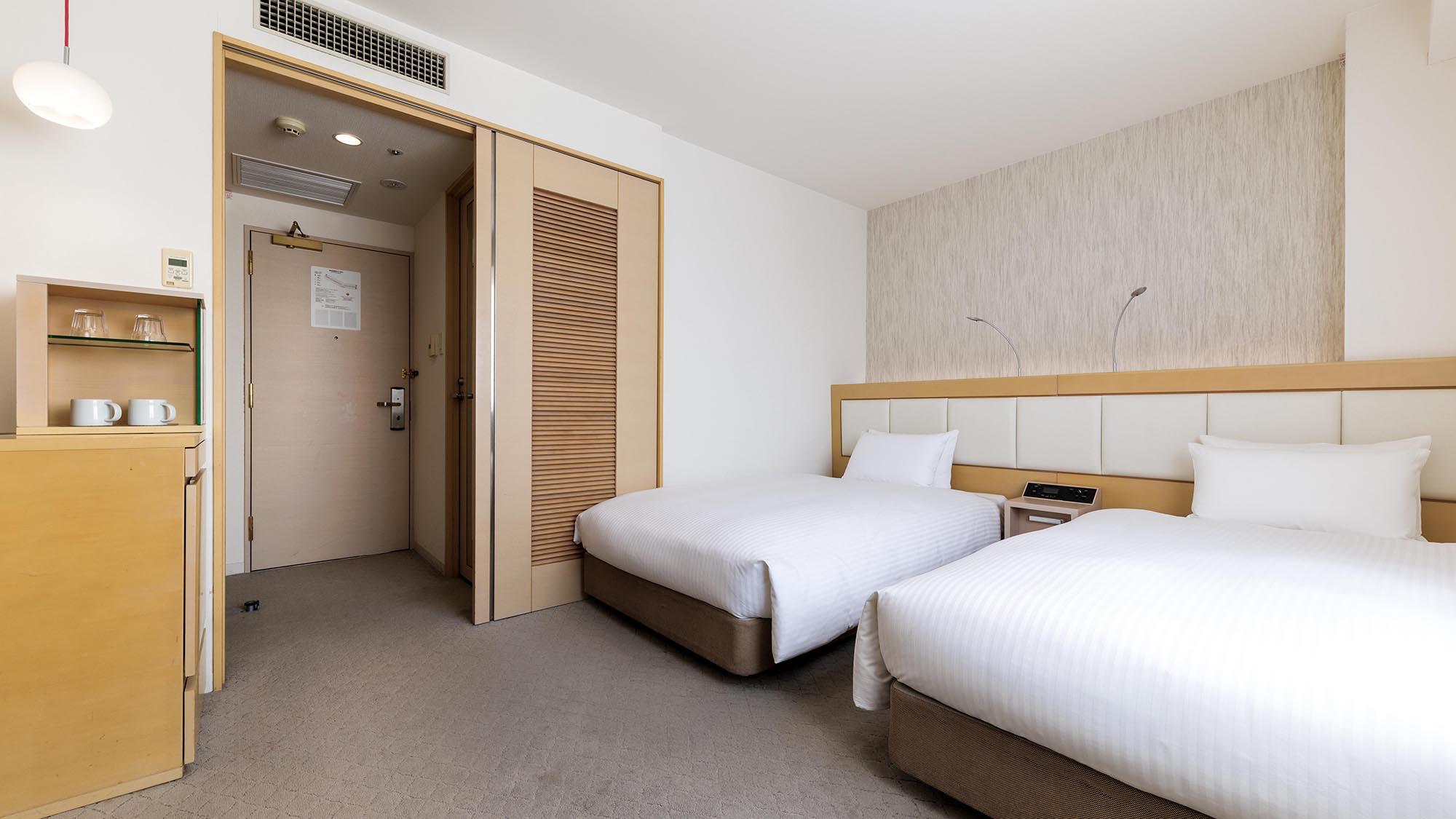 Premier, Twin Beds