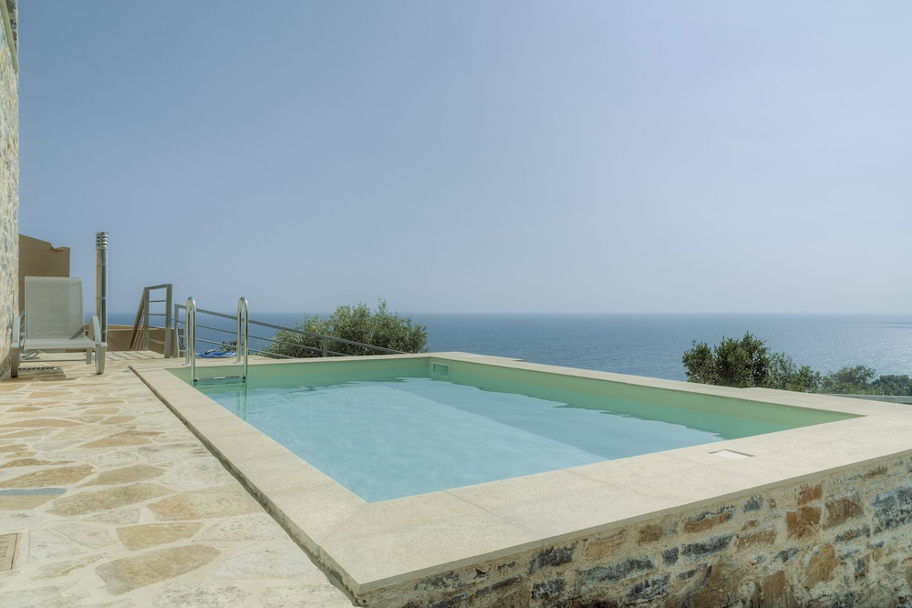 Ouzo Villas 43/50