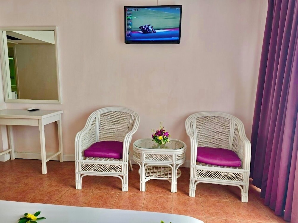 On Hotel Phuket 57/71