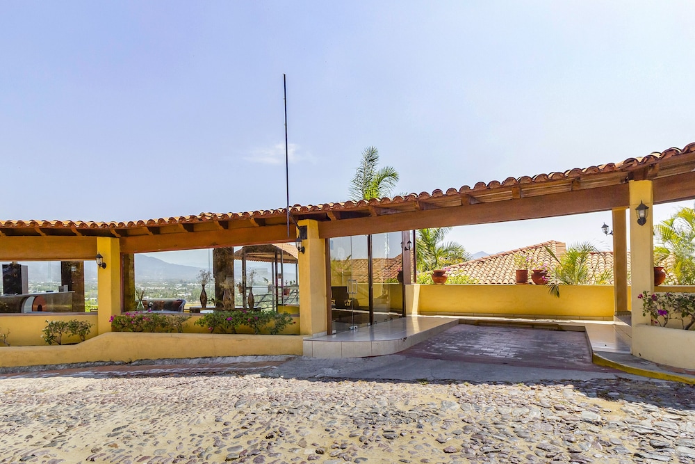 Hotel Plaza Tucanes 50/50