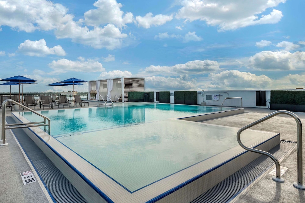 Cambria Hotel St Petersburg Madeira Beach Marina 7/58