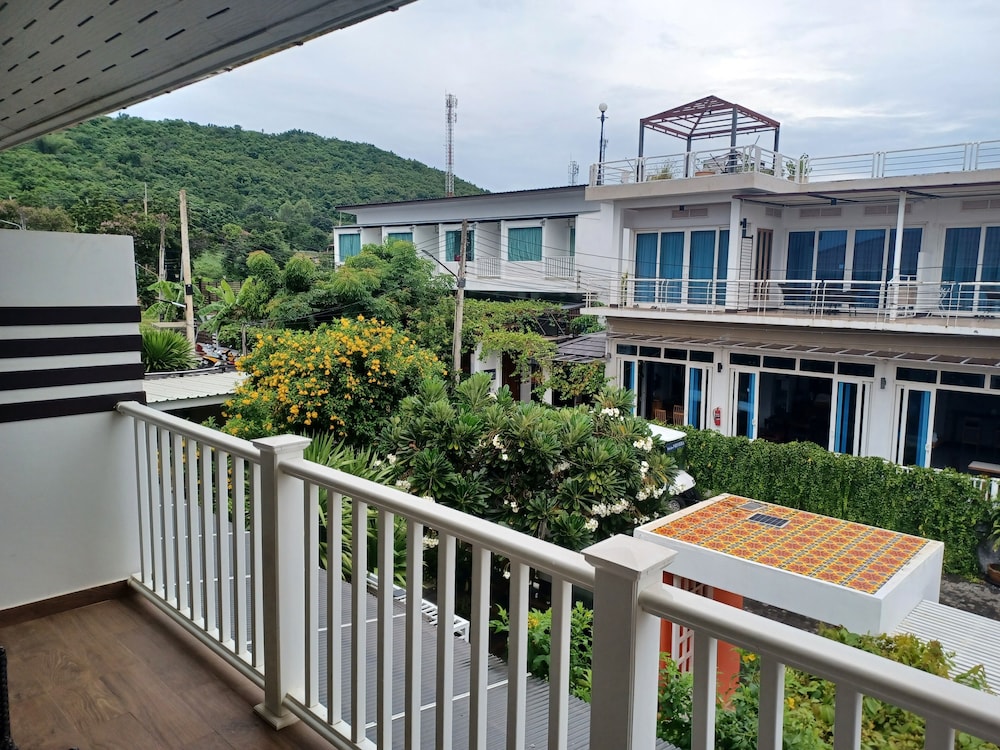 Koh Larn Riviera 6/50