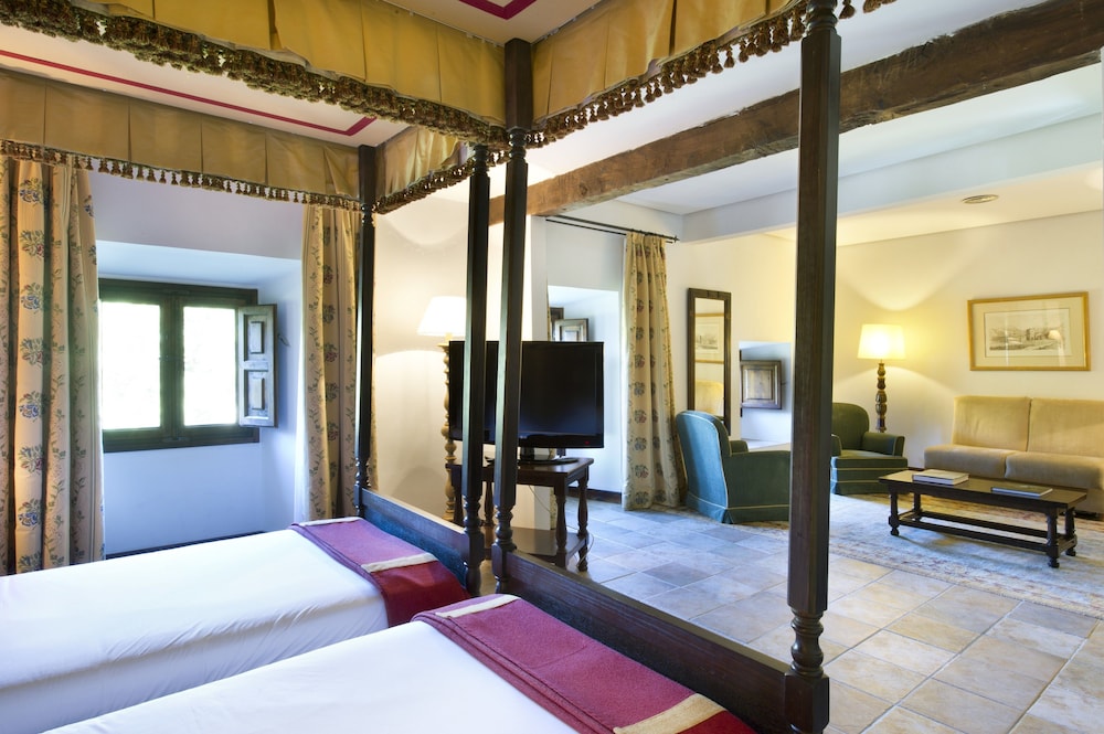 Parador De Cangas De Onis 26/73