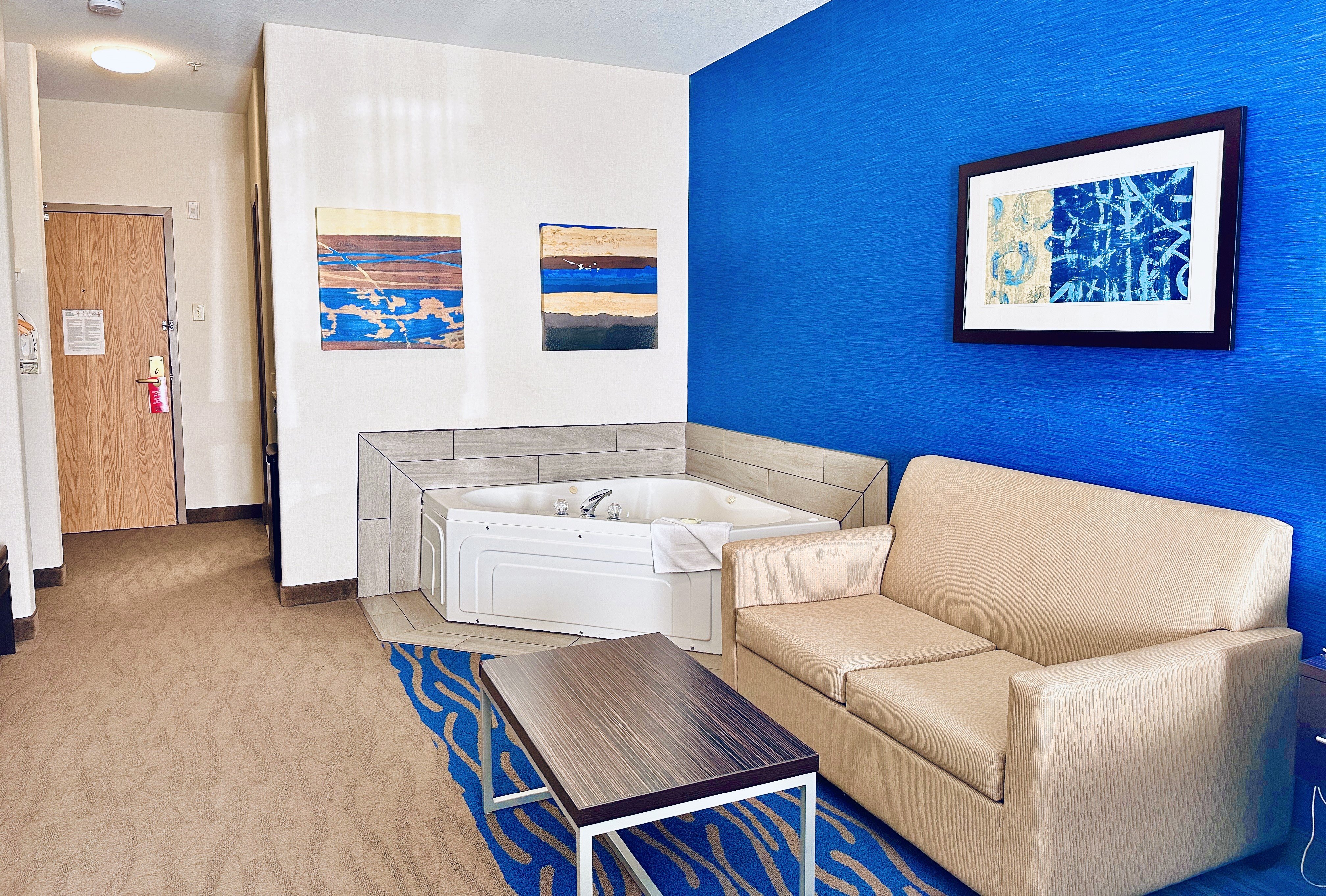 Holiday Inn Suites Regina 38/62