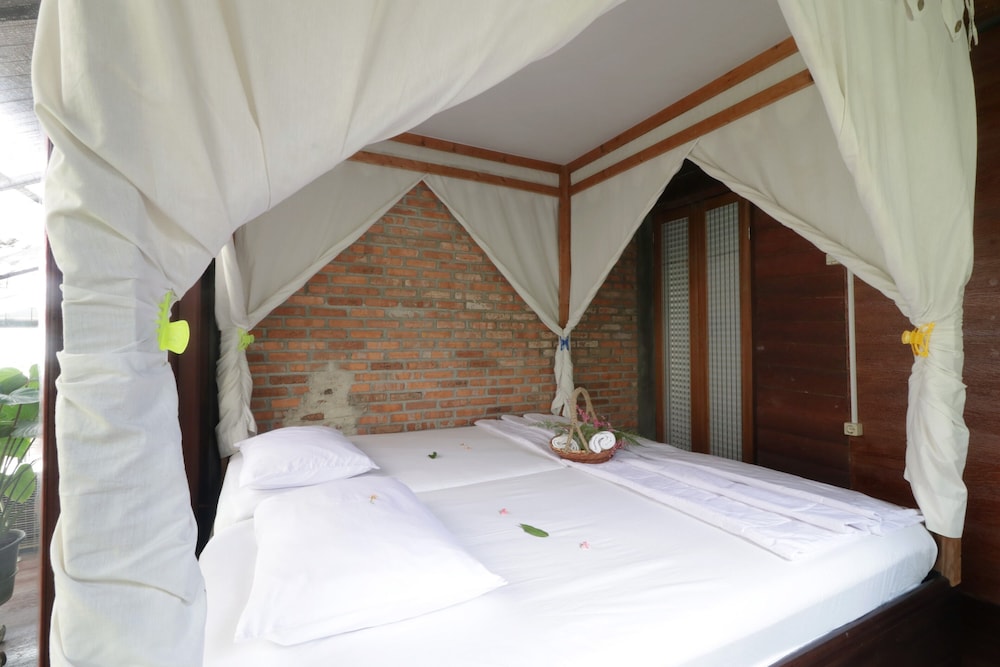 NILA HOUSE, Sharia Family Home Stay by ZUZU 32/73