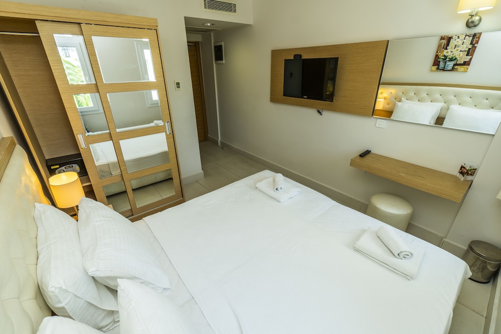 Dragut Point North Hotel 7/49