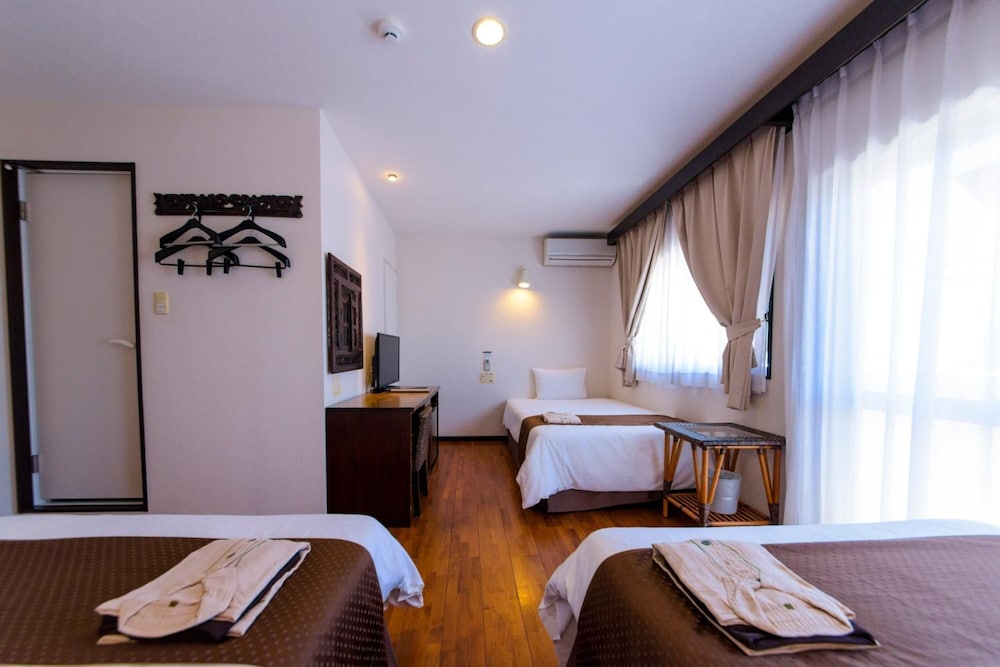 DELUXE, TWIN BEDS