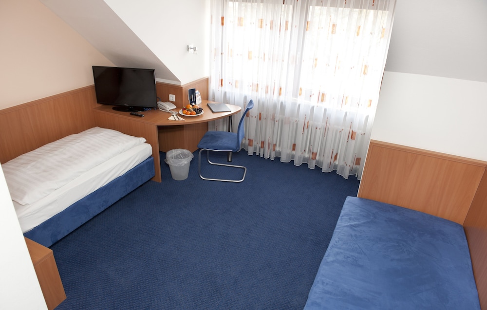 Hotel & Restaurant Goldener Pflug 35/77