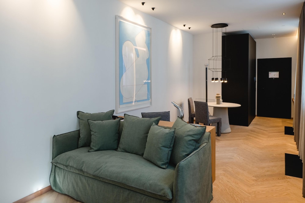 Hotel Maximilian S 55/70