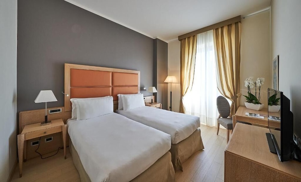 Hotel Astoria 12/39