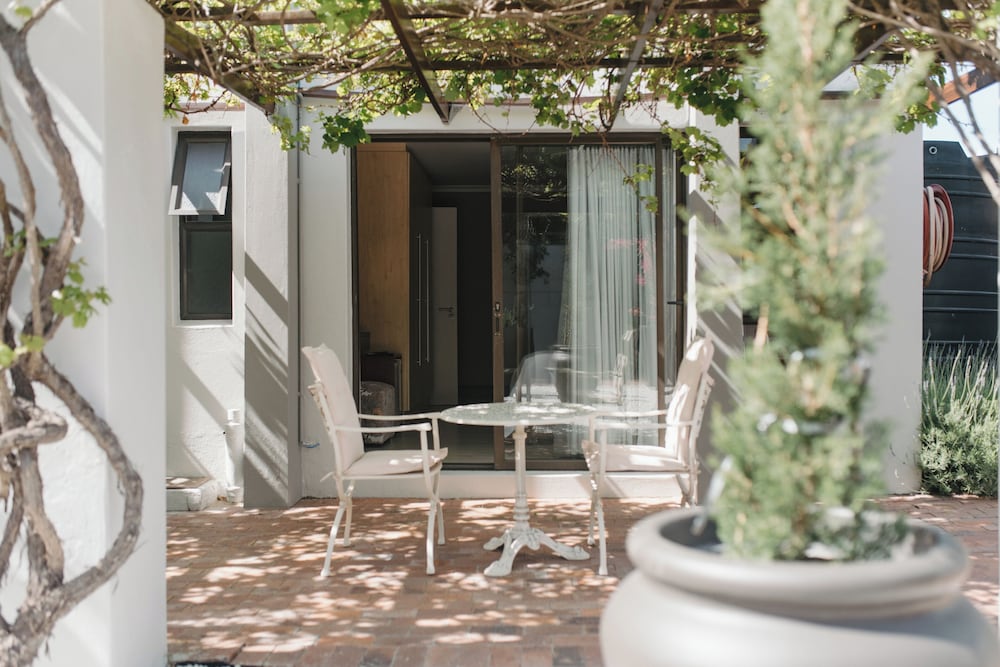 Whale Away Guest House 25/50