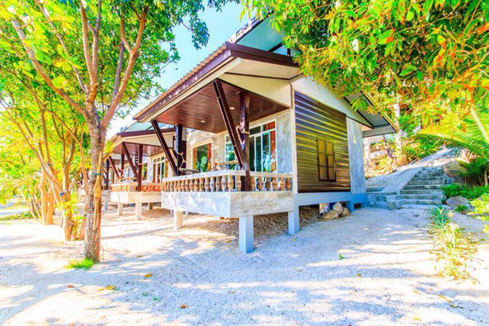 HAAD SON RESORT 41/50