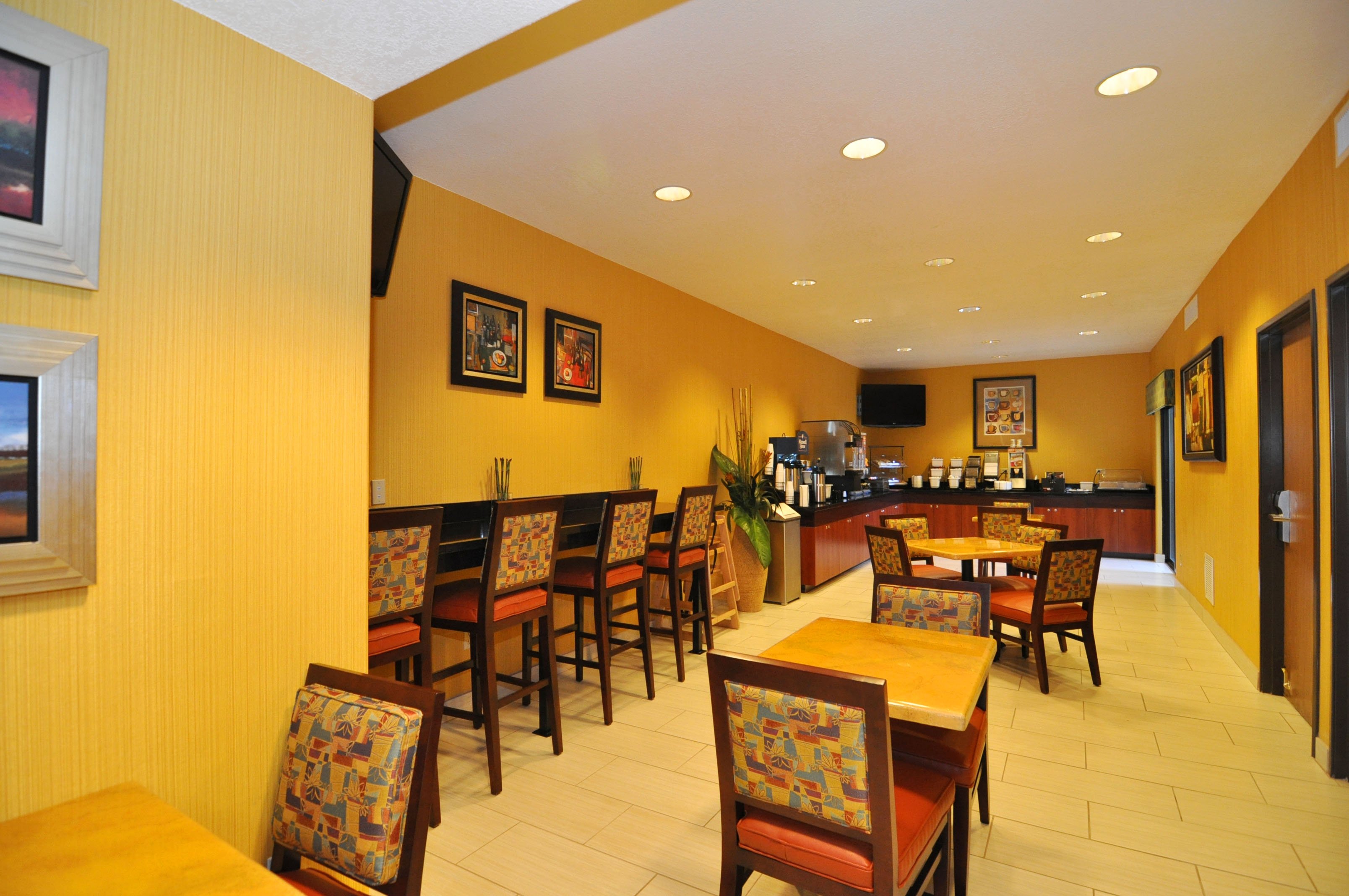 Best Western Plus Fresno Inn 39/50
