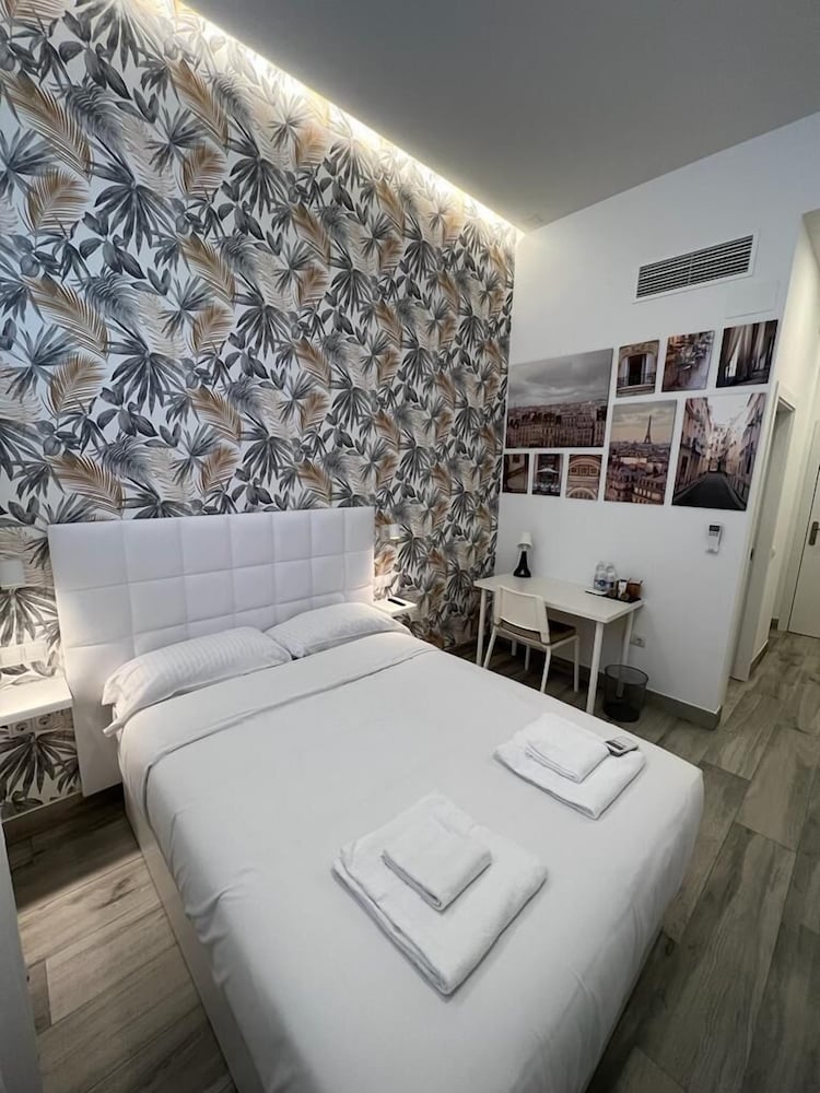 Roma, Deluxe, Double Bed