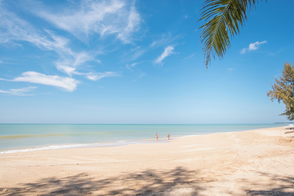 ThaiLife Wellness & Meditation Resort 75/80