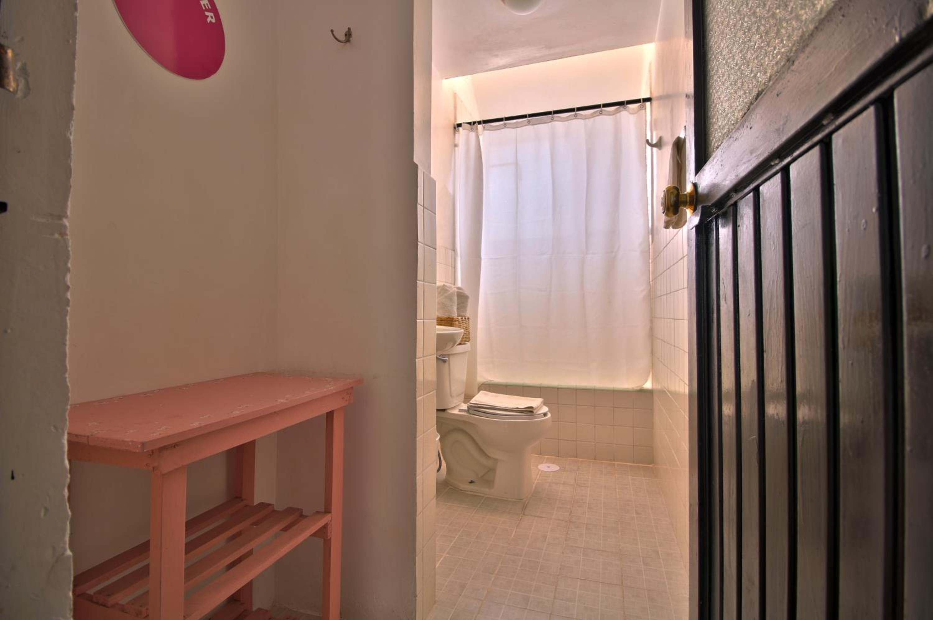Hostal Punto 79 8/50