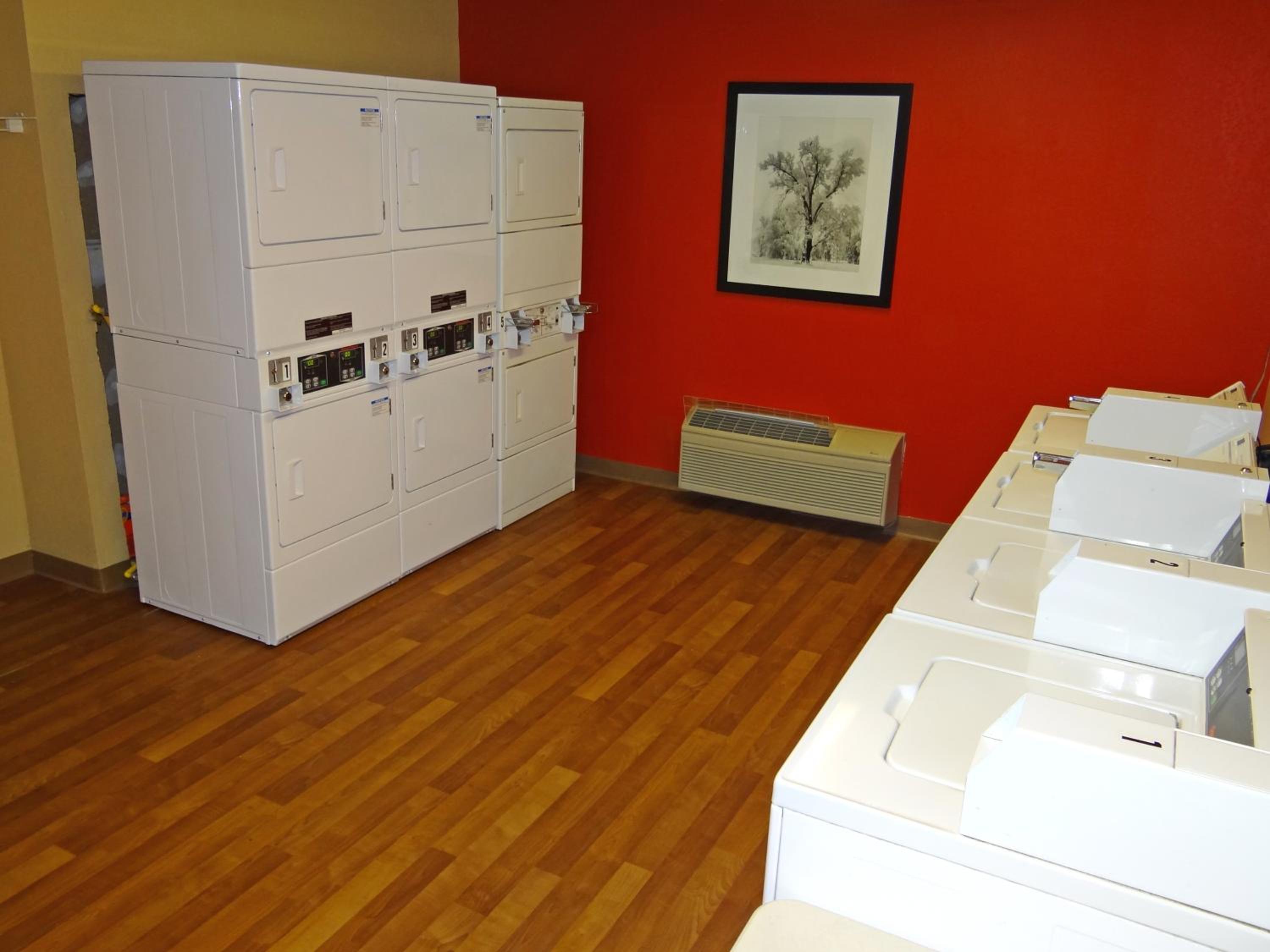 Extended Stay America Suites Raleigh Midtown 32/40