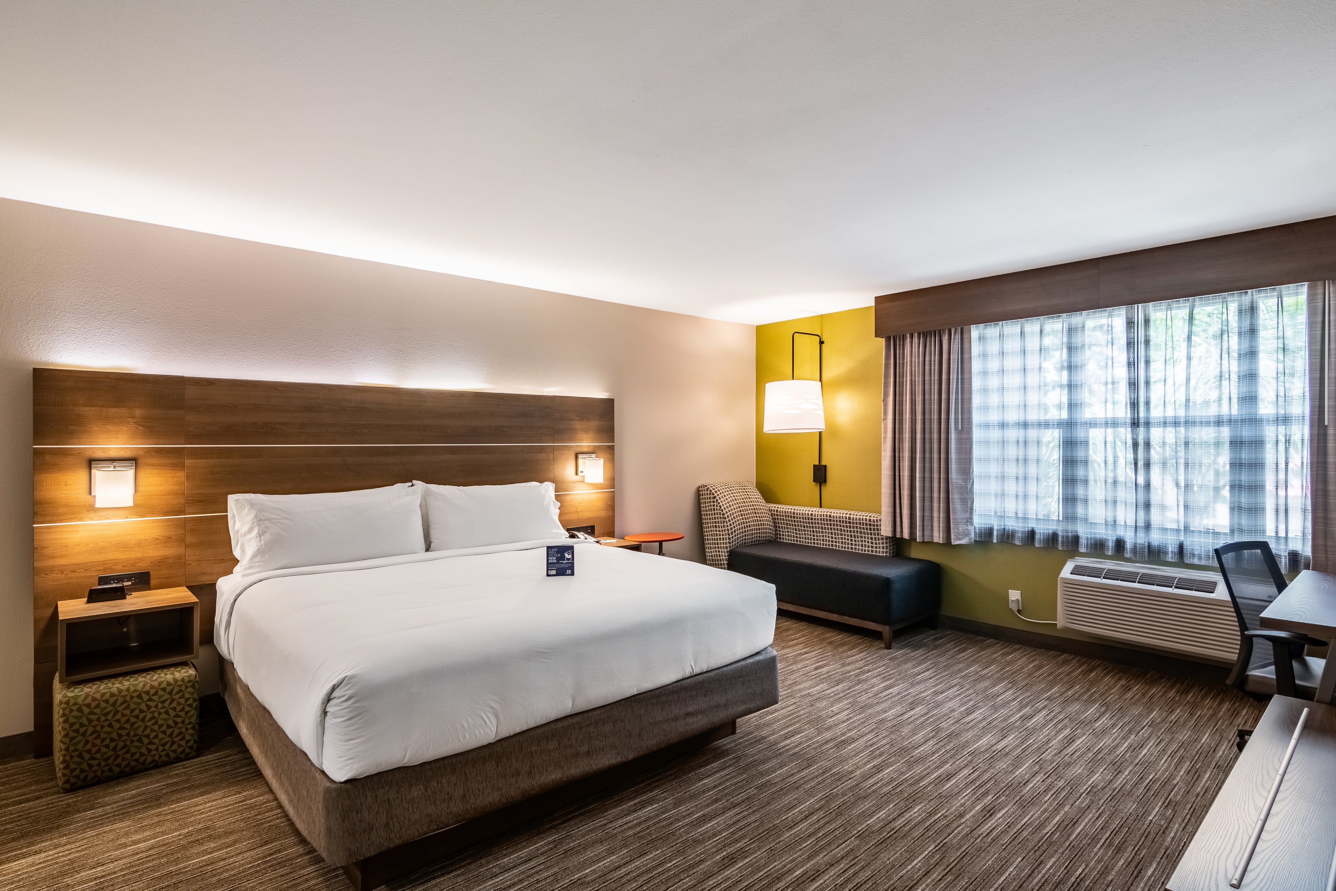 Holiday Inn Express And Suites Camarillo 5/14