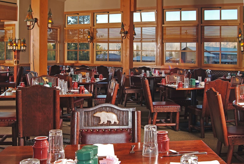 Old Faithful Snow Lodge & Cabins 28/37