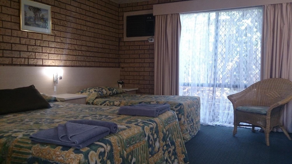 Fountain View Motel 28/37