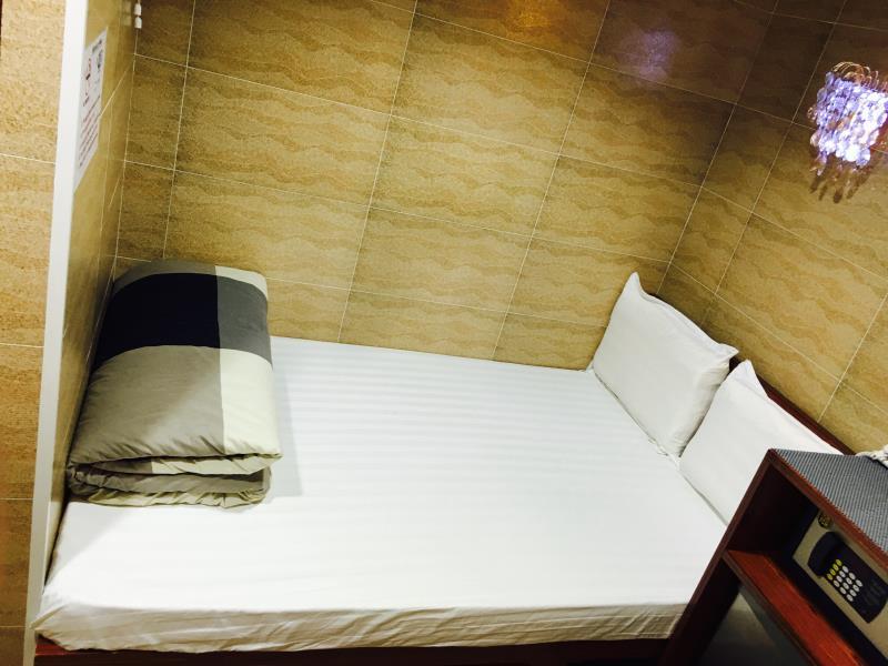 Valentine Guest House 26/50