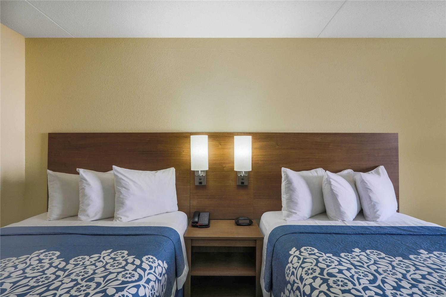 Days Inn by Wyndham Newark Wilmington 2/9