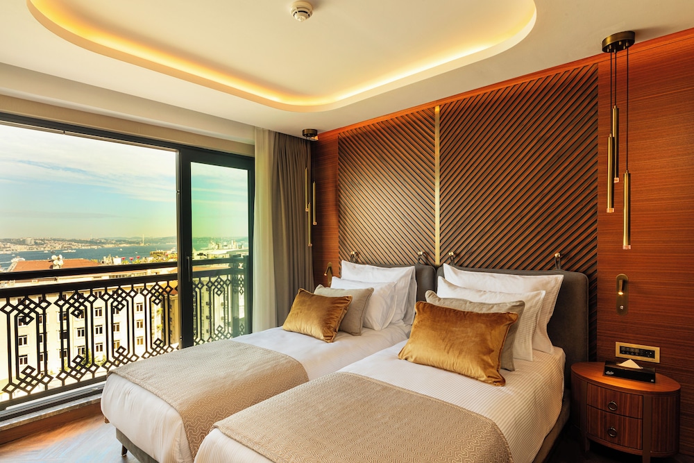 Levni Istanbul Hotel Handwritten Collection 32/81
