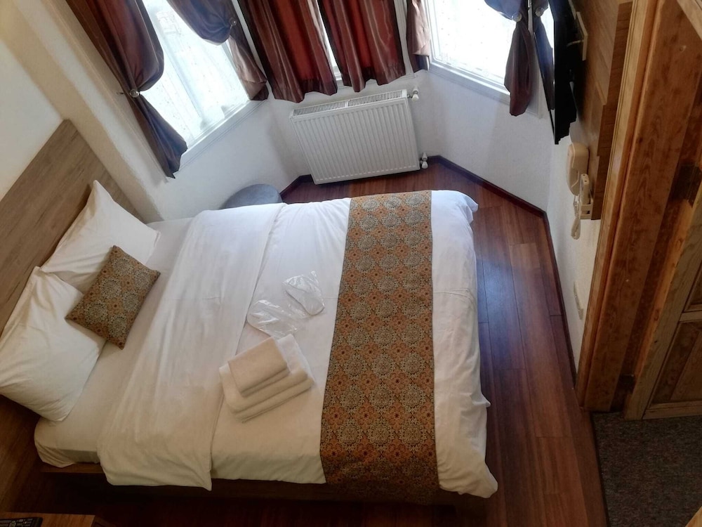 W. House Kadikoy 24/60