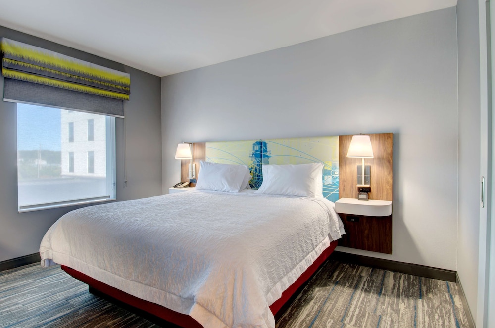 Hampton Inn Suites Portland Me 9/59
