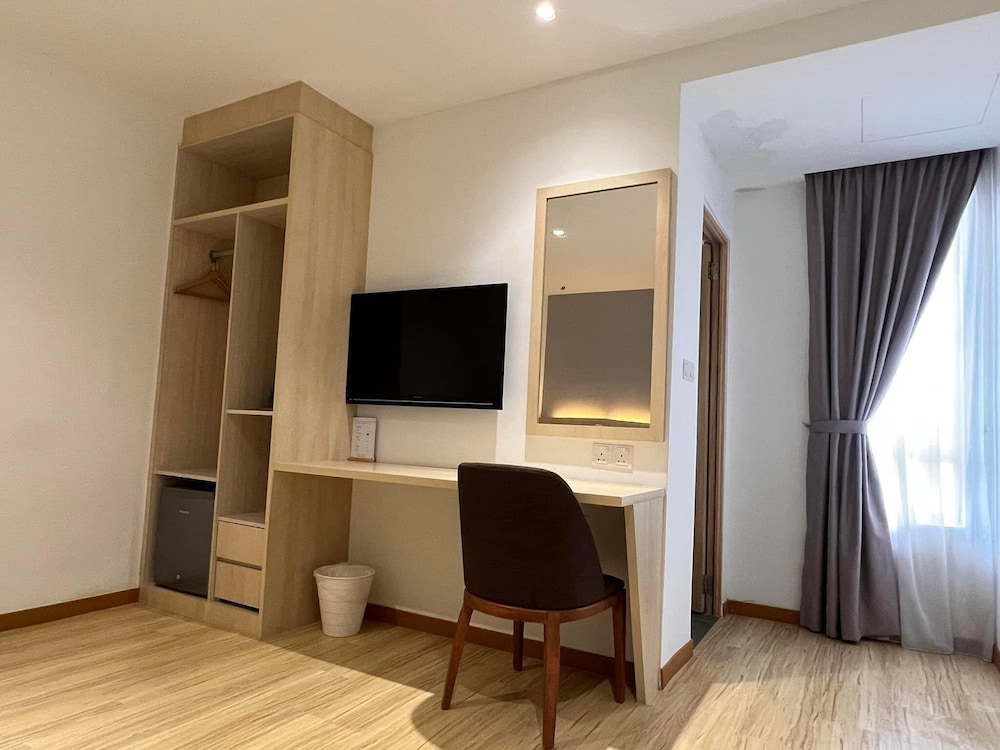 MIYABI HOTEL PERMAS 33/50