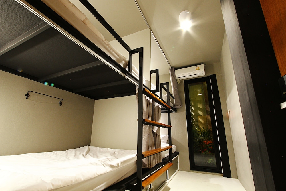 Here Hostel 6/66