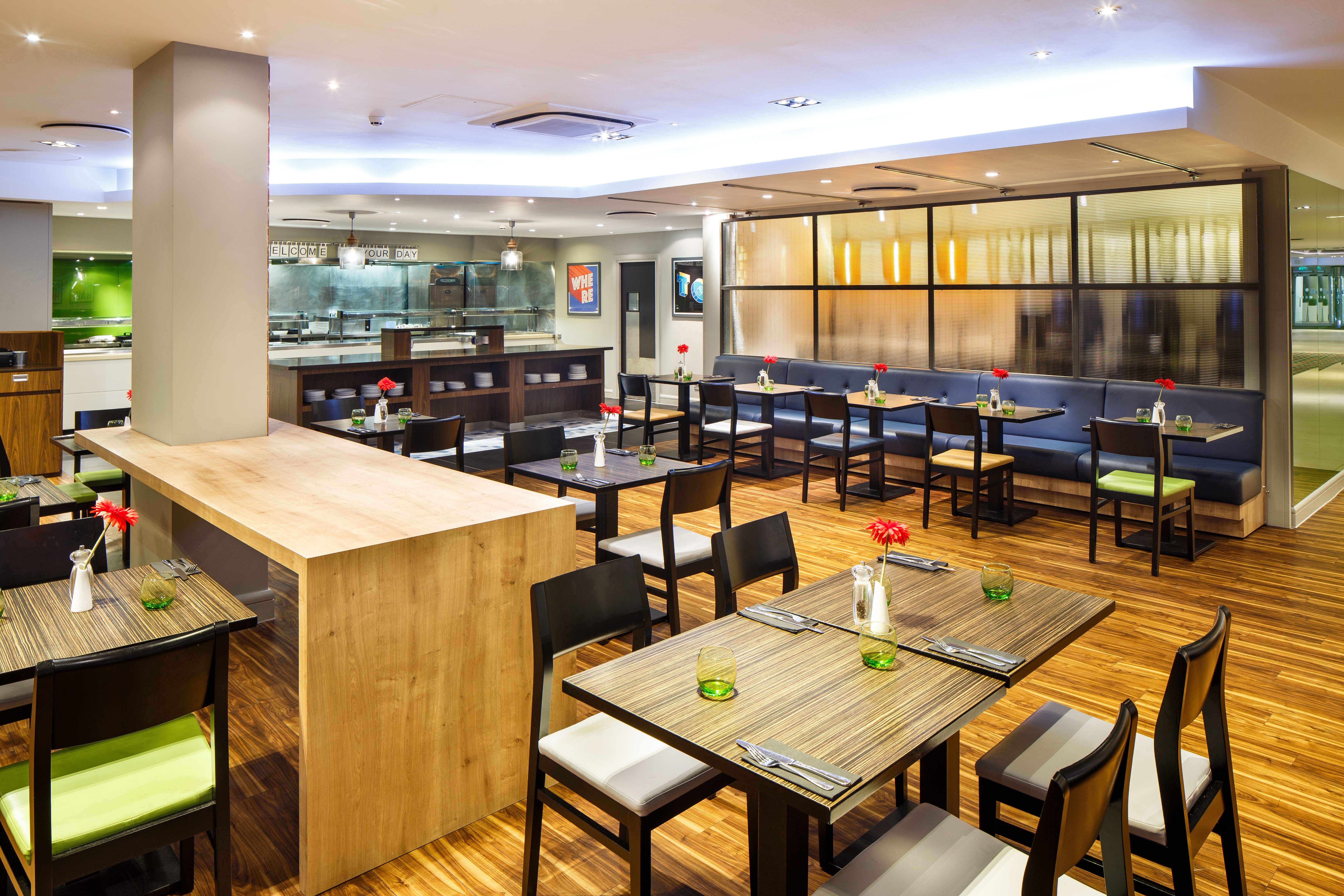 HOLIDAY INN LONDON HEATHROW M4J4 44/62