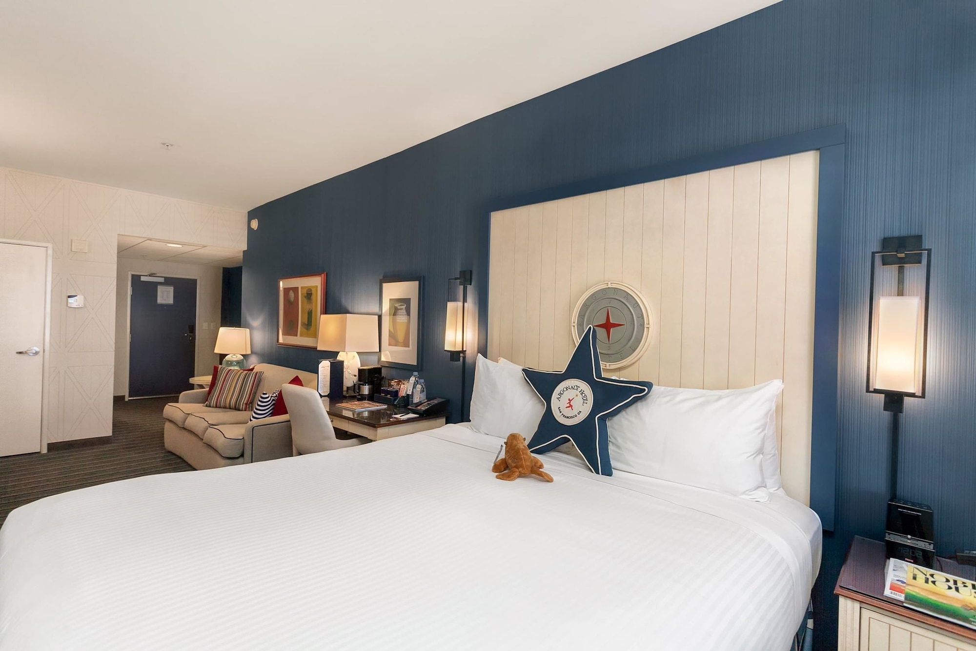 ROOM, KING BED, BAY VIEW