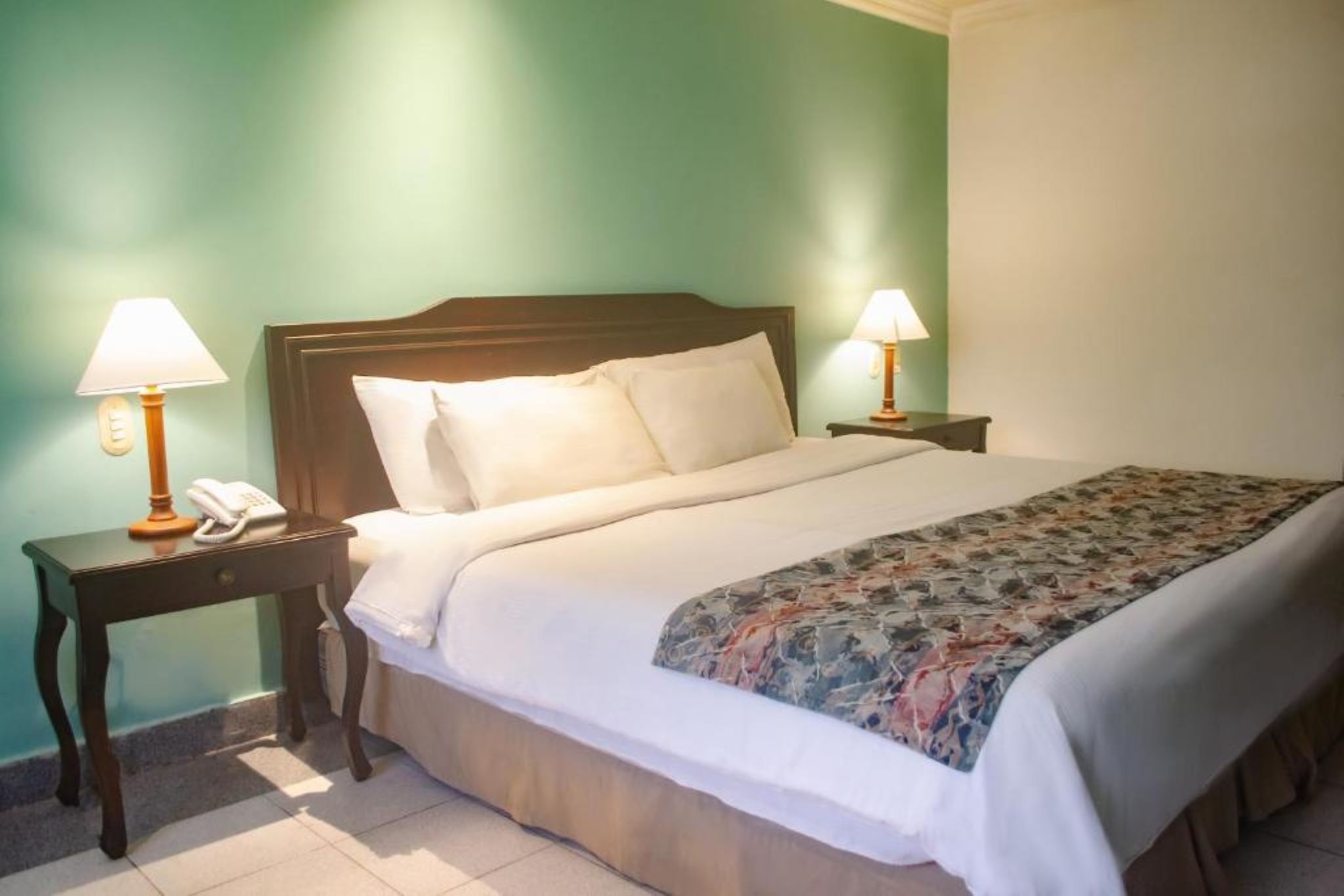 Suite, King Bed